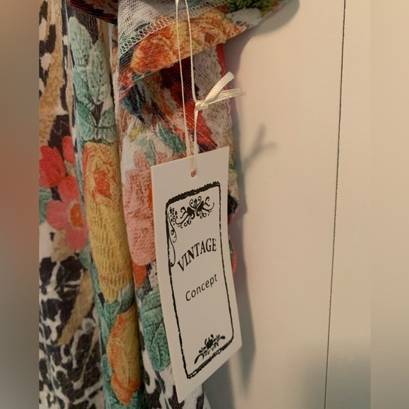 Vintage Concept Blouse Animal & Floral Print Women’s Med Dolman Sleeves - Picture 4 of 8